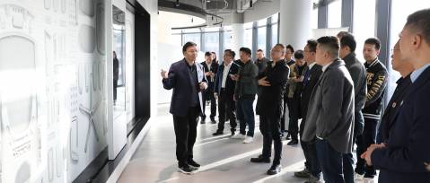 上市公(gōng)司投資考察團一行莅臨恒林家居調研